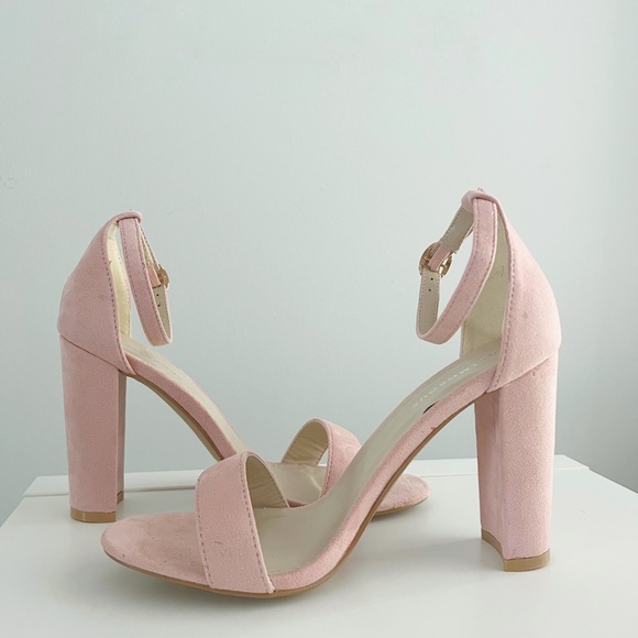 NEW Glamorous Blush Pink Block Heel Sandal - Picture 1 of 12